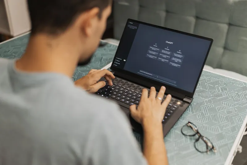Still Sound Like Yourself? 5 AI Writing Assistants That Sharpen Your Words Without Stealing Your Voice